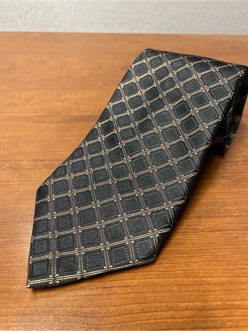 JOE Joseph Abboud Men's Woven Silk Tie Black/Gold Geometric Pointed 100% Silk